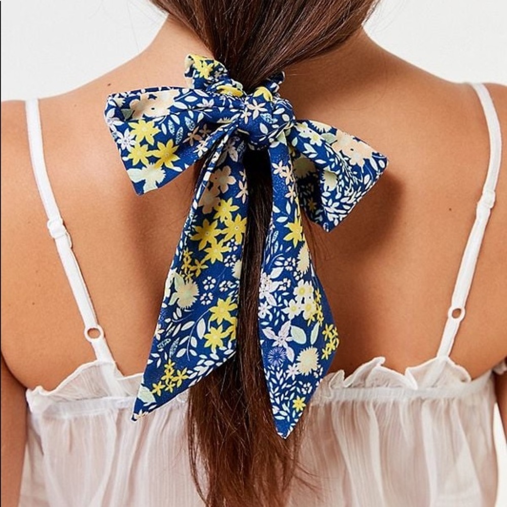 Urban Outfitters Printed Bow Scrunchie